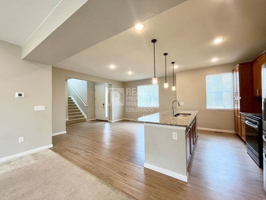 11909 Norfolk Ct - Photo 3 of 16