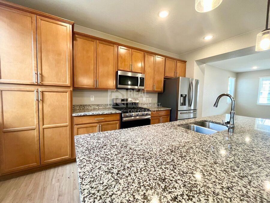 11909 Norfolk Ct - Photo 5 of 16