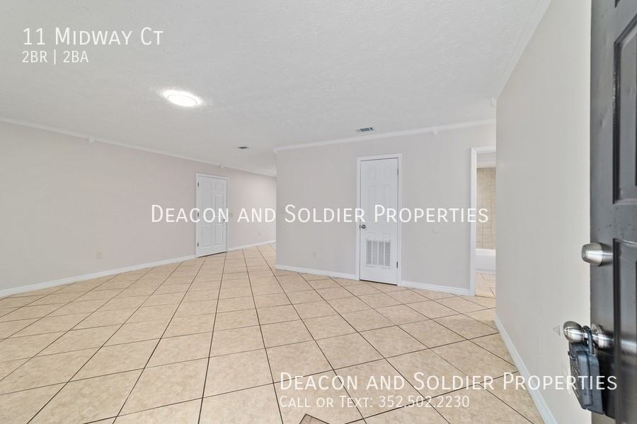 11 Midway Ct - Photo 3 of 31