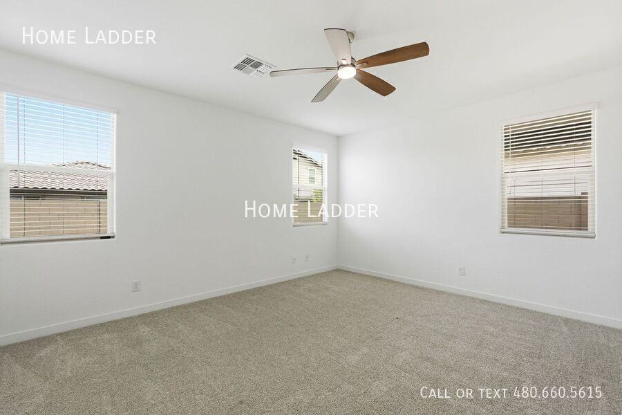 4064 E Catclaw St - Photo 5 of 34