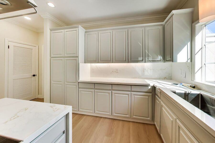 568 Glenwood Ave #01 - Photo 2 of 25