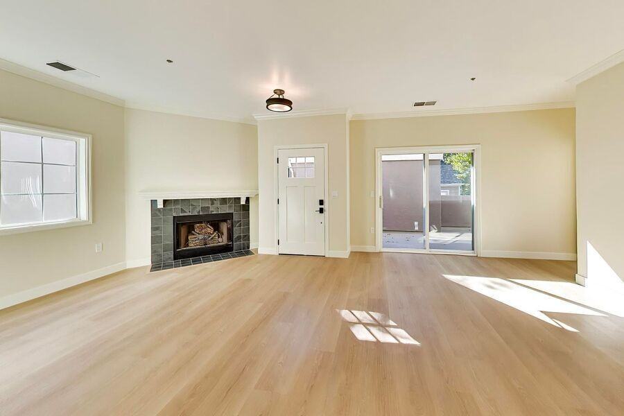 568 Glenwood Ave #01 - Photo 5 of 25