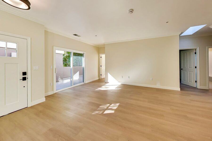 568 Glenwood Ave #01 - Photo 6 of 25