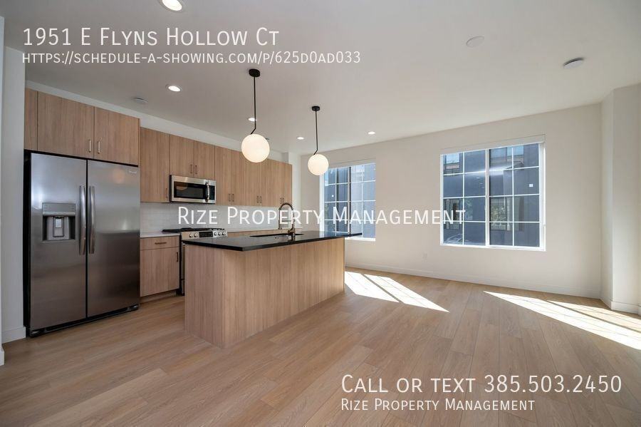 1951 E Flyns Hollow Ct - Photo 2 of 26