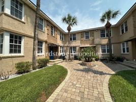 featured image of 319 1st Ave N #1A