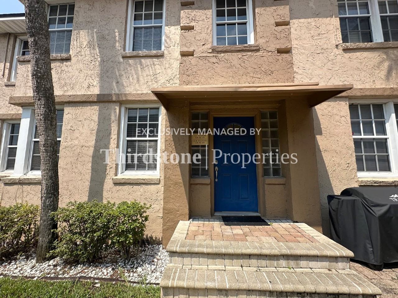 319 1st Ave N #1A - Photo 2 of 16