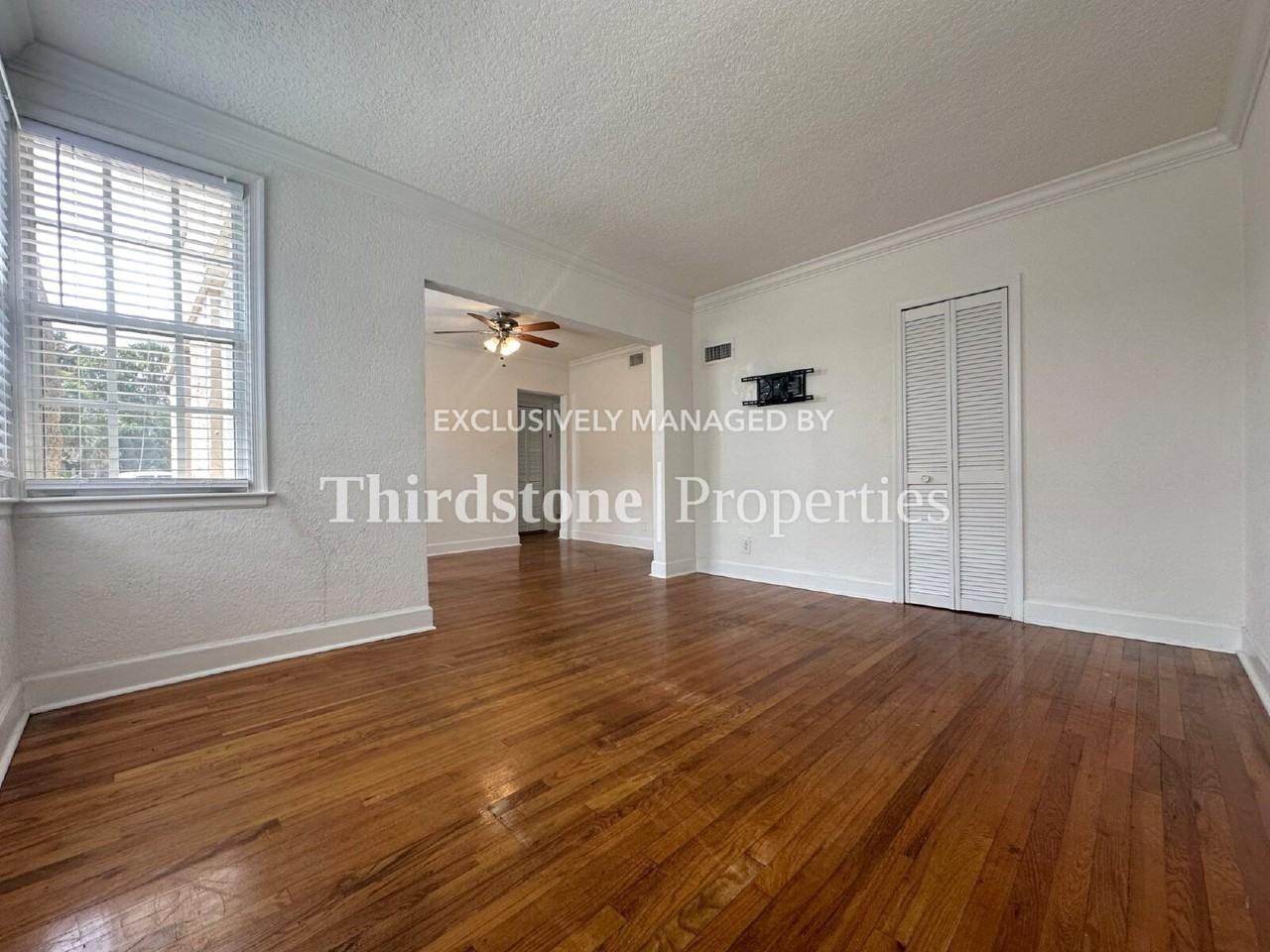 319 1st Ave N #1A - Photo 3 of 16