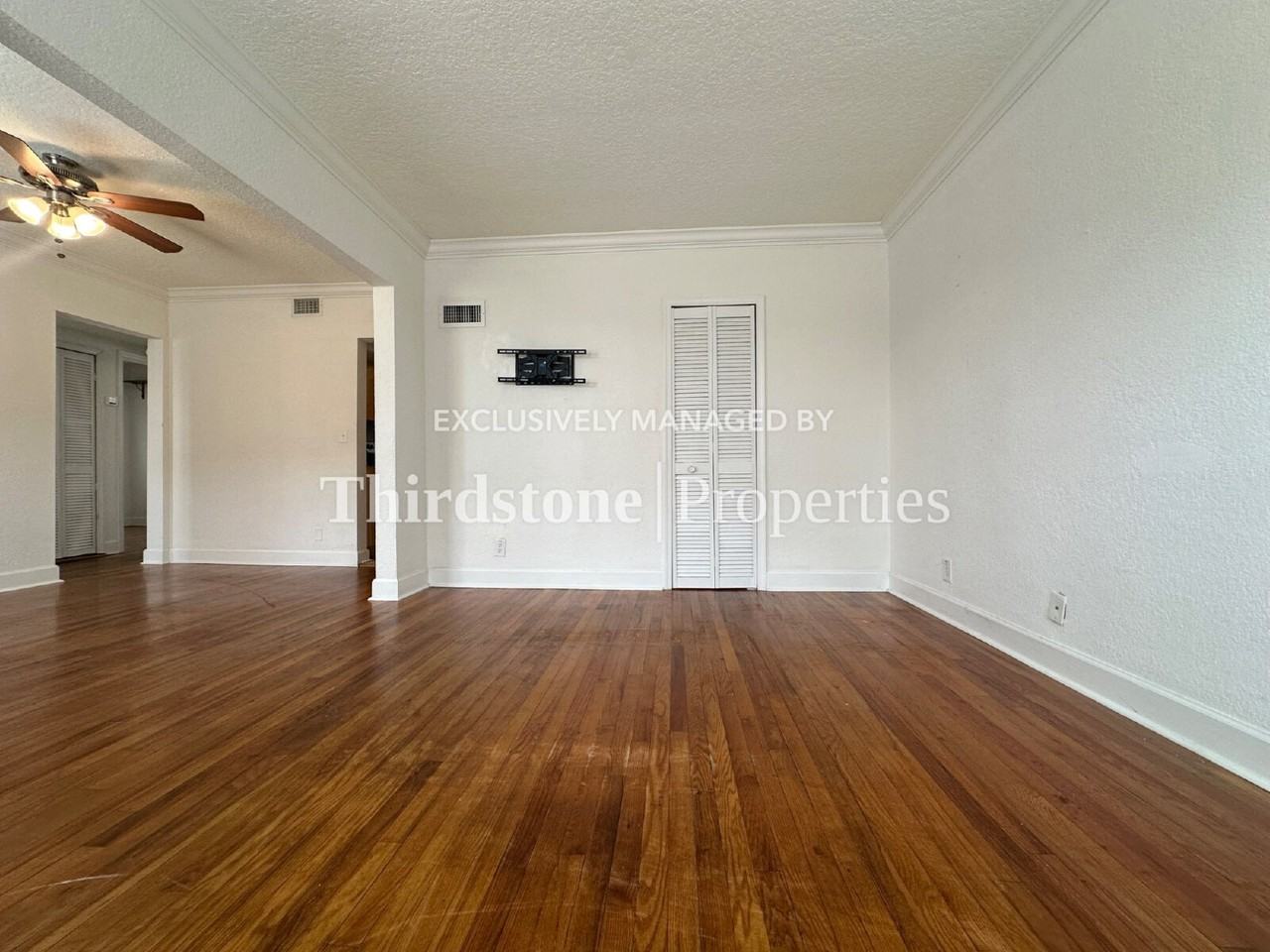 319 1st Ave N #1A - Photo 4 of 16