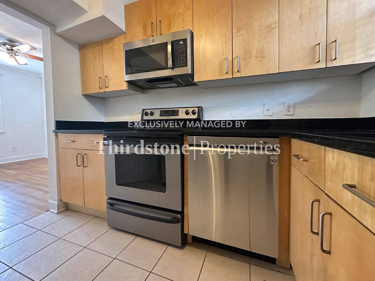 319 1st Ave N #1A - Photo 6 of 16