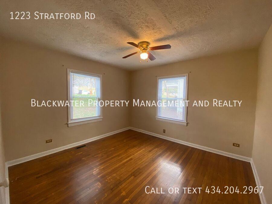 1223 Stratford Rd - Photo 7 of 11