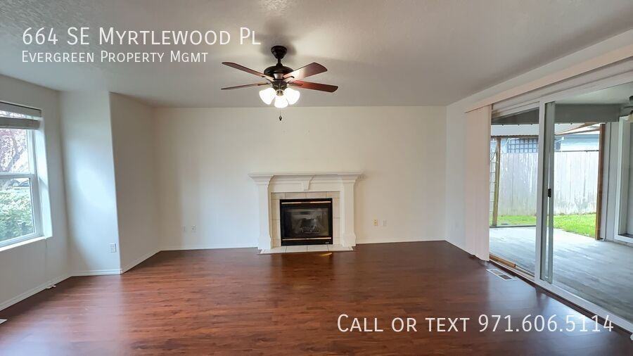 664 Se Myrtlewood Pl - Photo 2 of 40