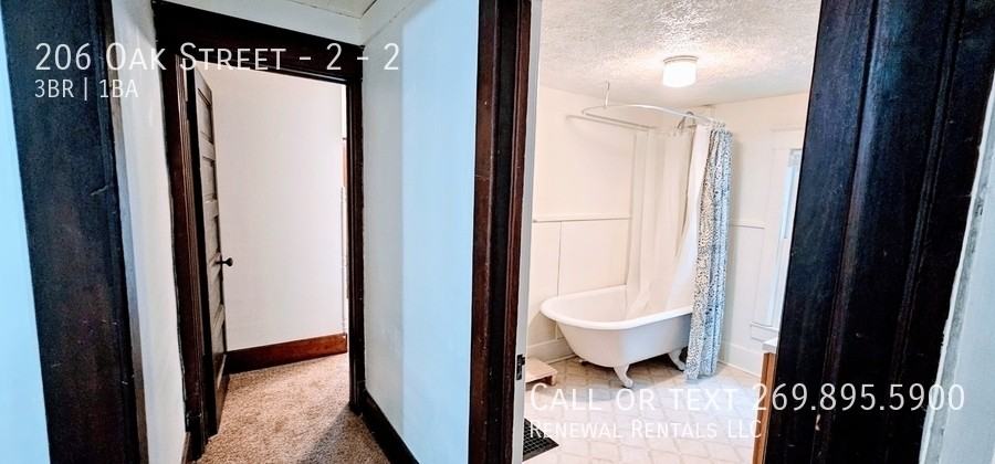 206 Oak St #2 - Photo 6 of 39