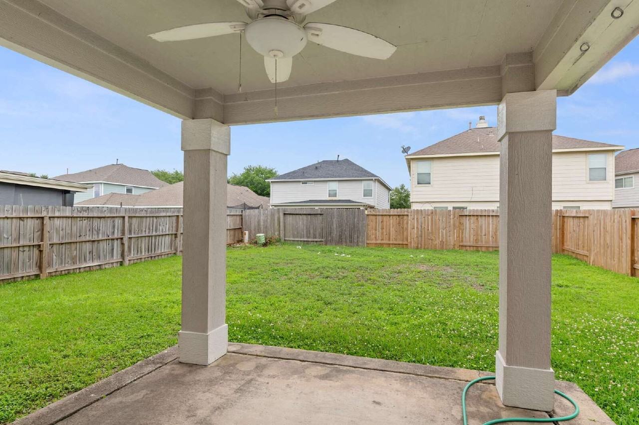 18226 Fair Grange Ln - Photo 3 of 25