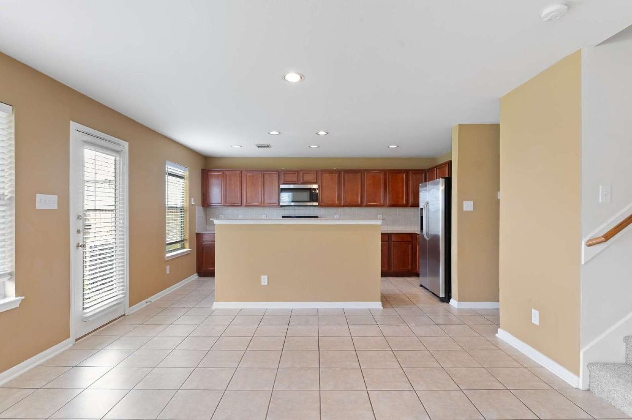 18226 Fair Grange Ln - Photo 6 of 25