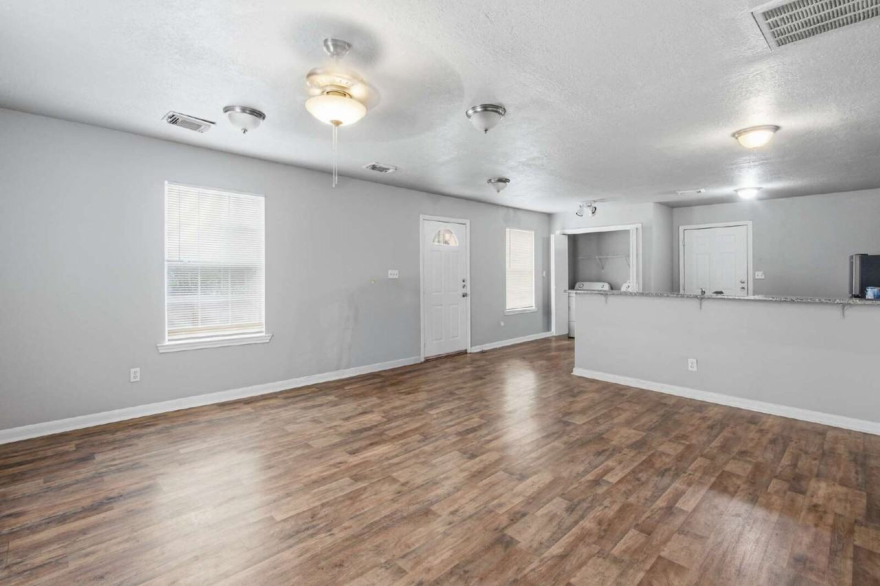 4226 Coke St - Photo 7 of 15
