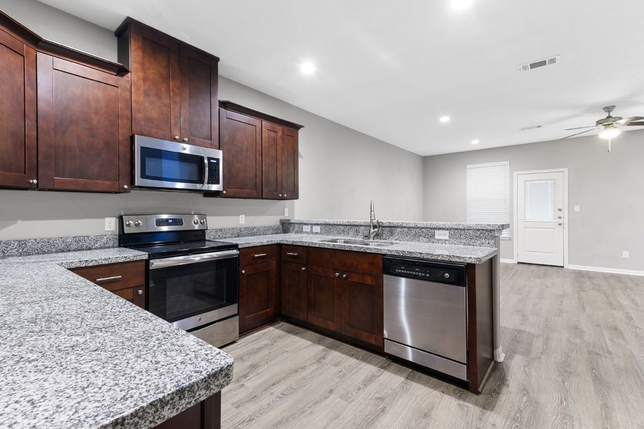 124 Artesian Way - Photo 4 of 20