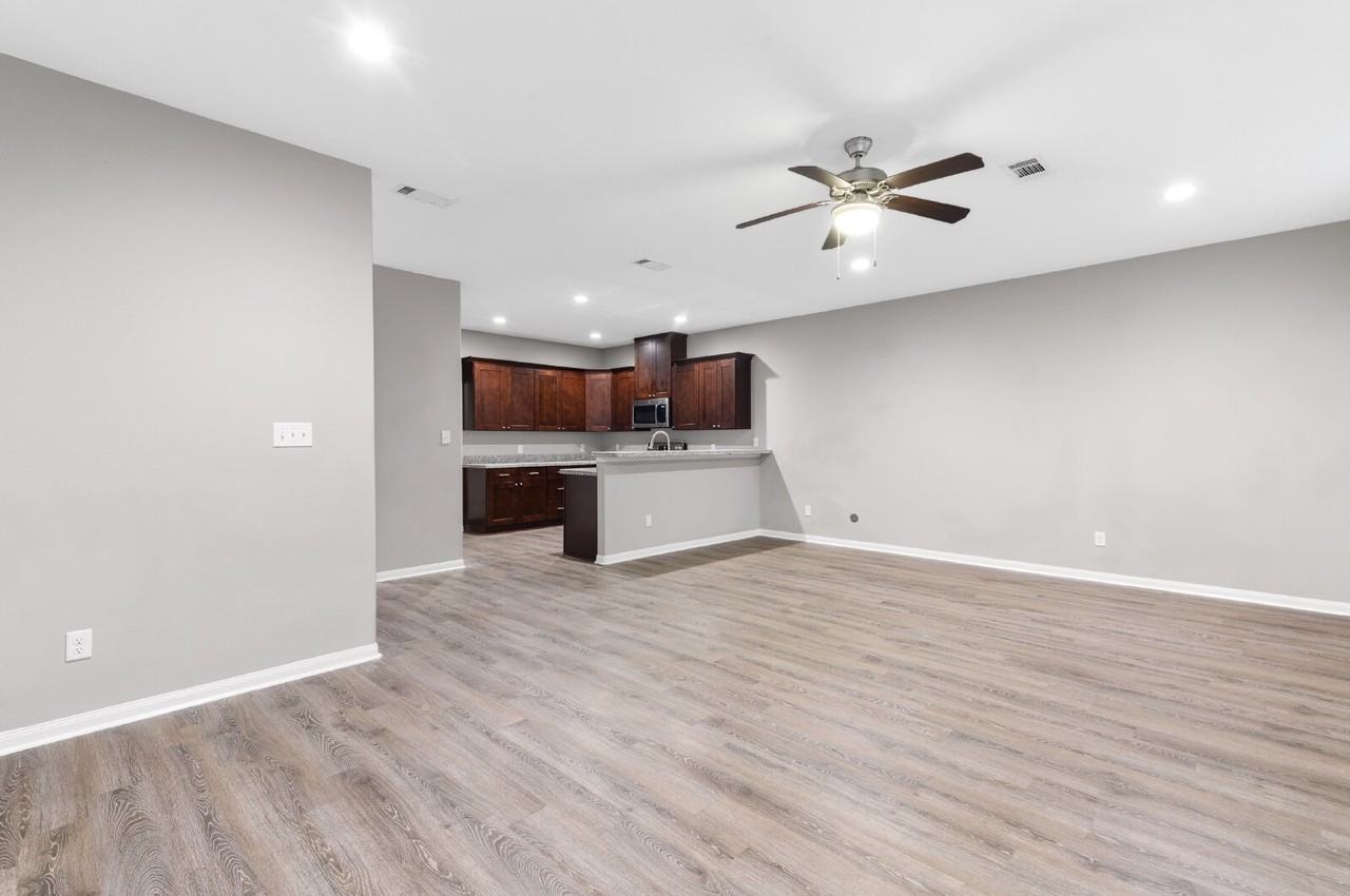 124 Artesian Way - Photo 6 of 20