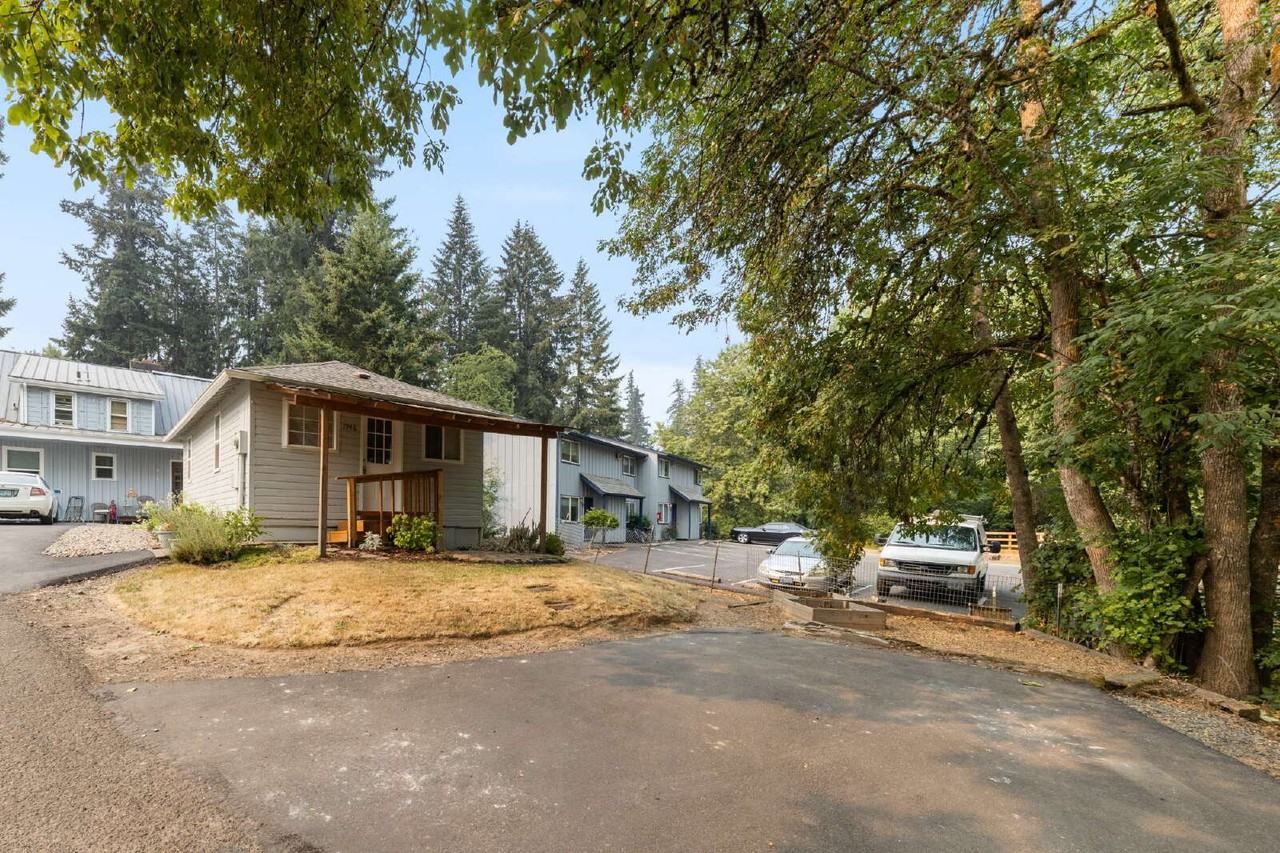 1946 Ne Highway 99w - Photo 6 of 42