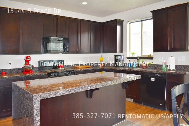15144 S Peace Dr - Photo 3 of 17