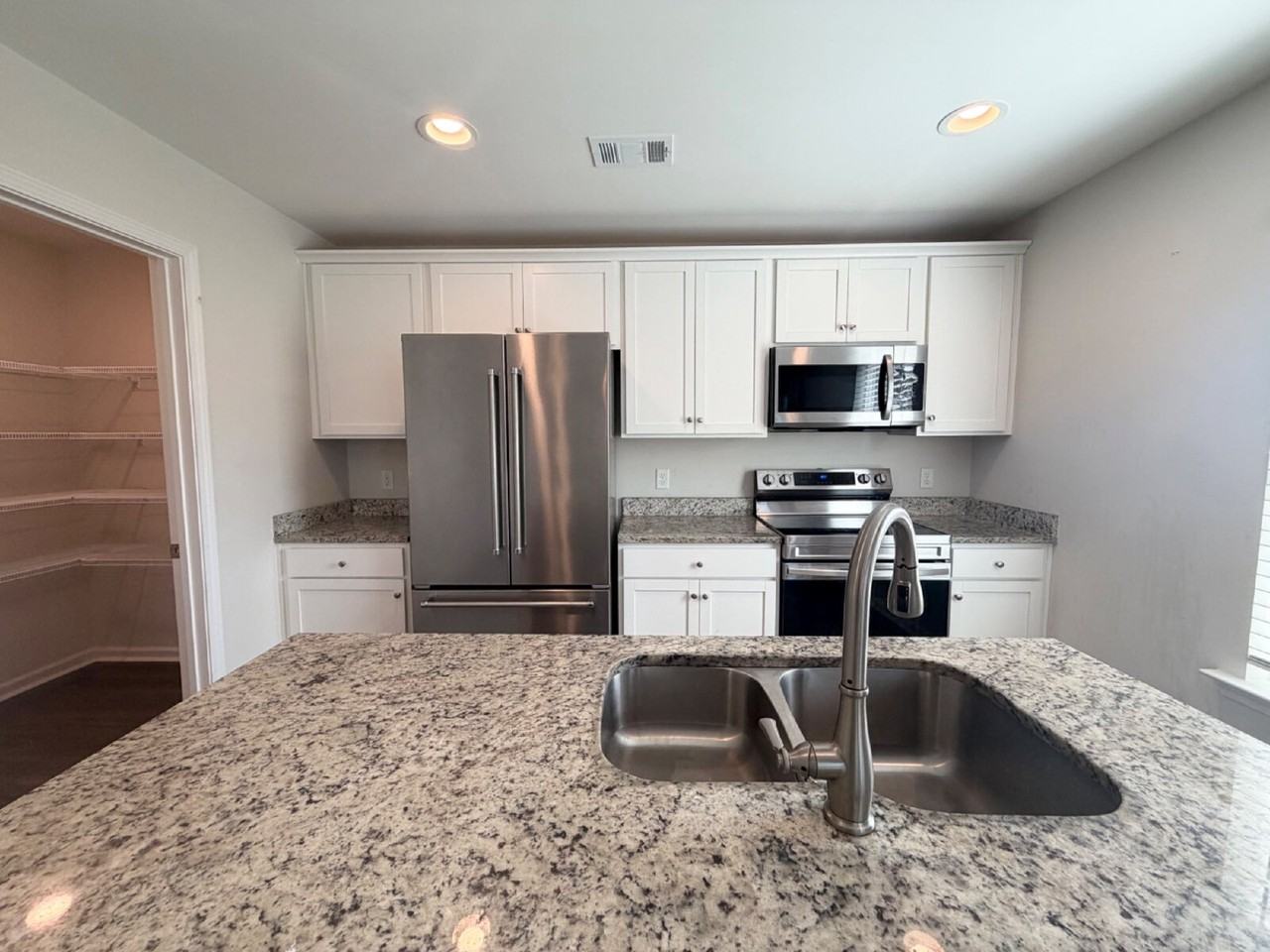42 Kingswood Path - Photo 4 of 21