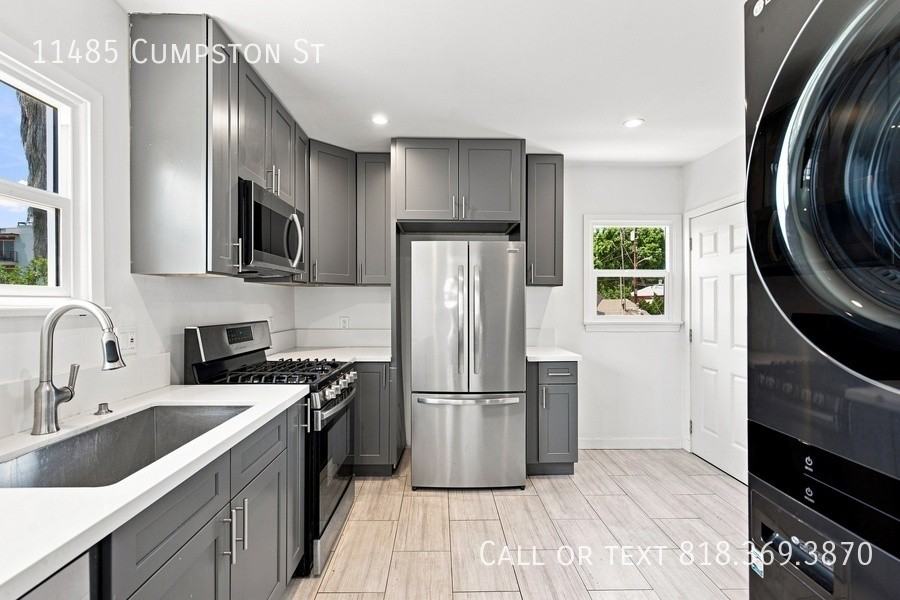 11485 Cumpston St - Photo 6 of 18