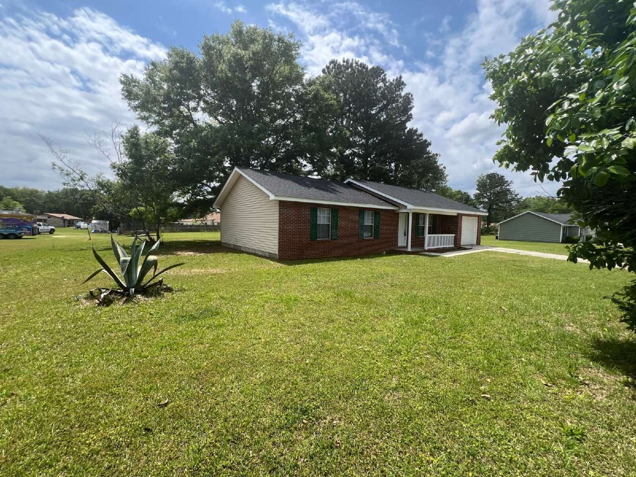 2119 Hamilton St - Photo 2 of 20