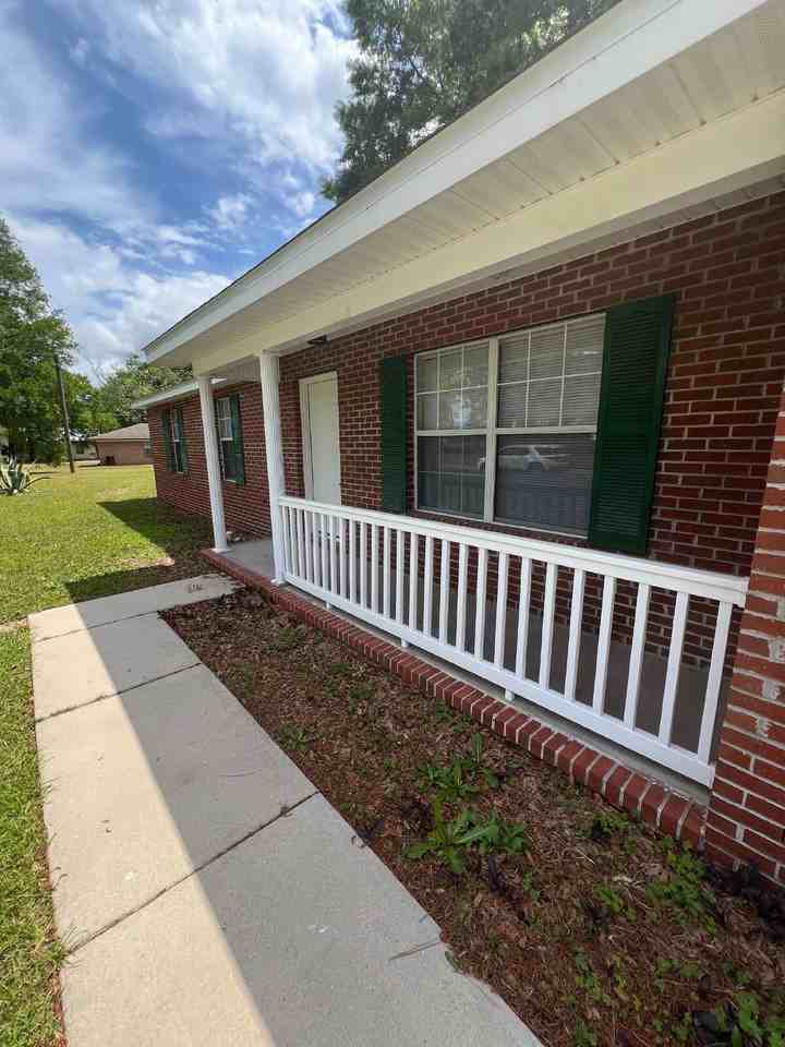 2119 Hamilton St - Photo 4 of 20