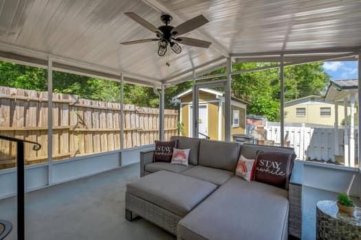 1103 Calloway St - Photo 5 of 28
