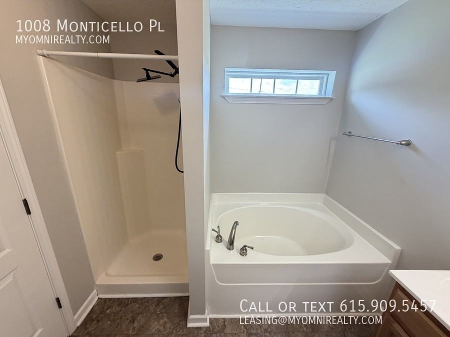 1008 Monticello Pl - Photo 6 of 21