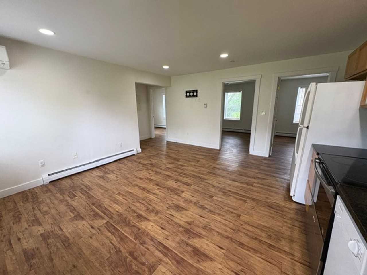130 Martell Ct - Photo 3 of 13
