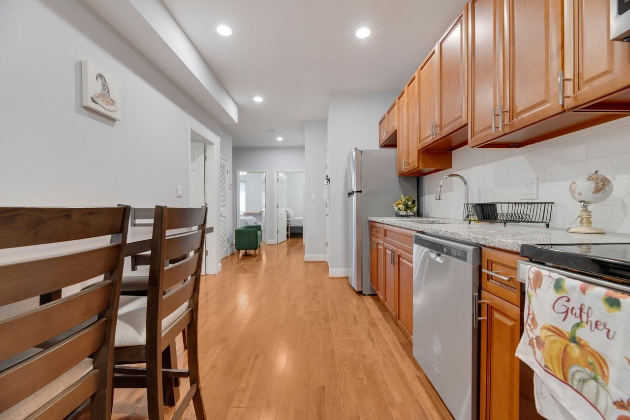 1414 14th St Nw #B - Photo 2 of 13