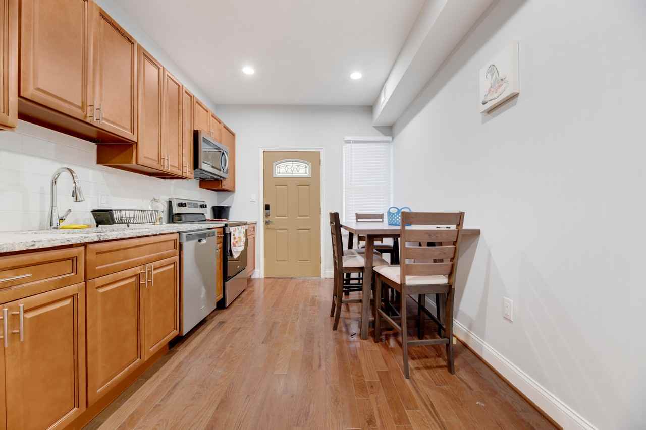 1414 14th St Nw #B - Photo 4 of 13