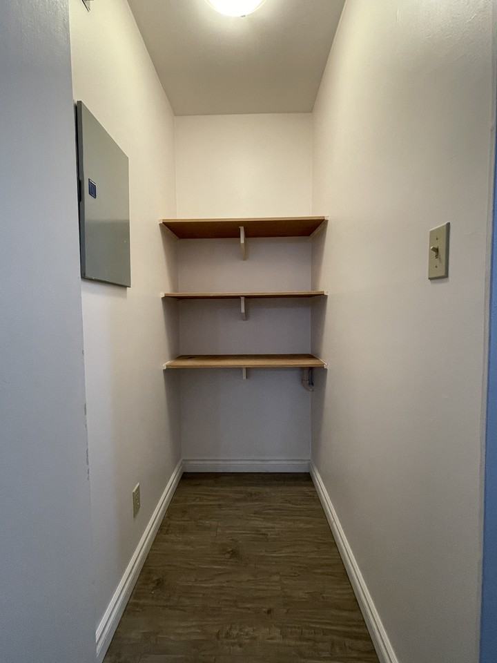 8591 Westminster Highway - Photo 4 of 14