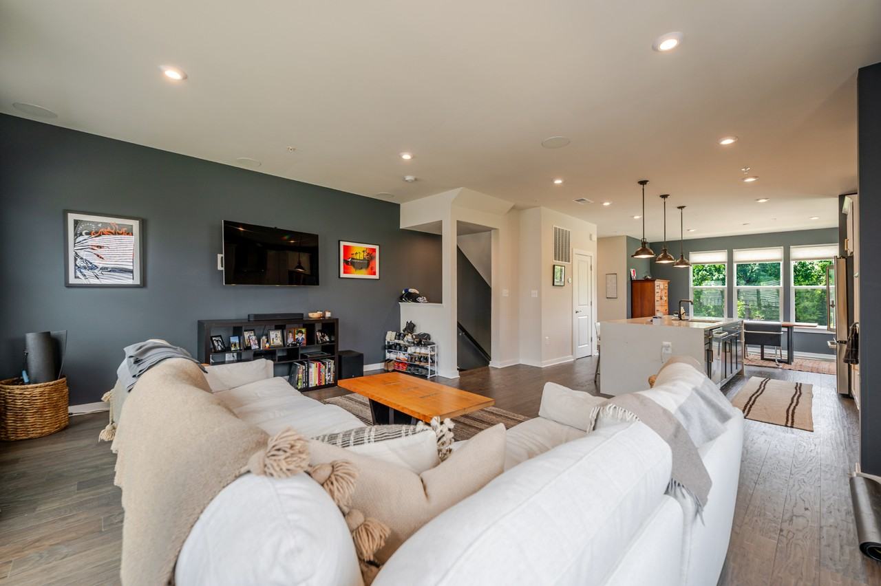 2513 River Terrace Rd - Photo 3 of 50