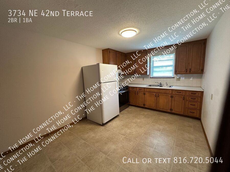 3734 Ne 42nd Ter - Photo 3 of 11
