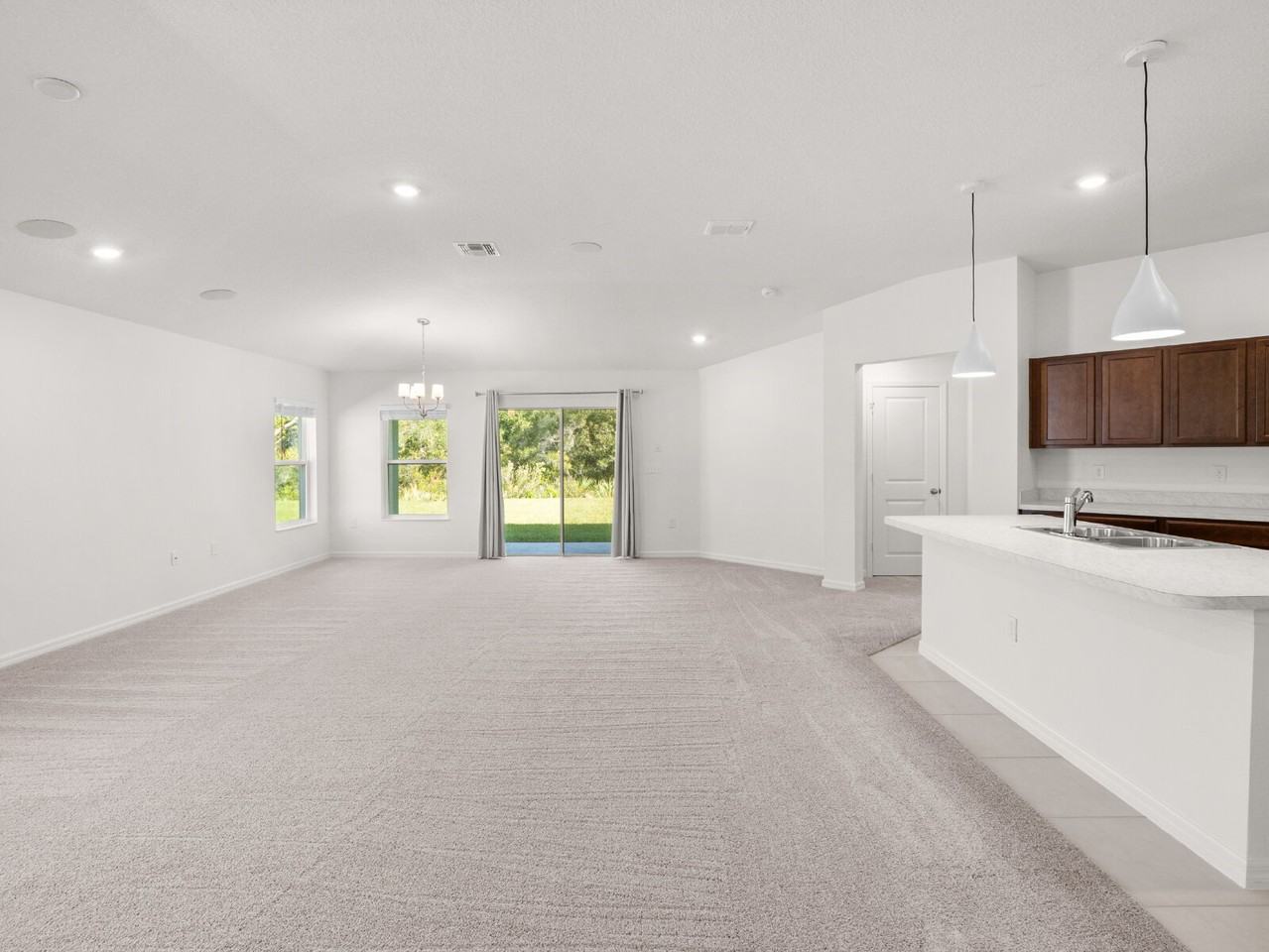 2192 Vinifera Dr - Photo 3 of 28