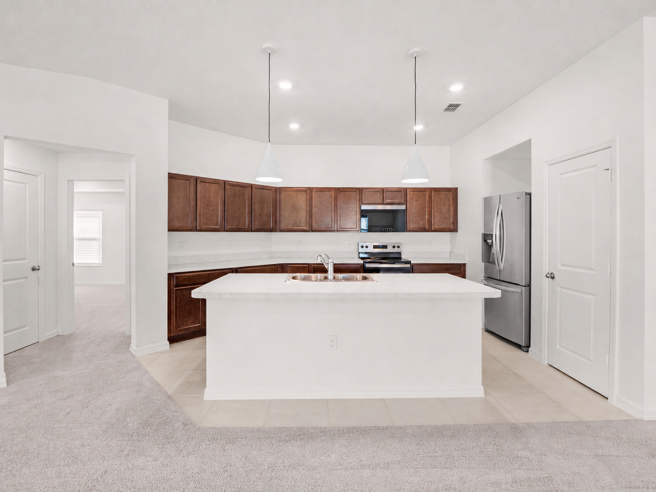 2192 Vinifera Dr - Photo 4 of 28