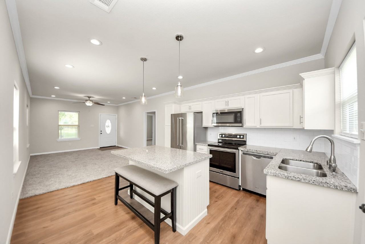 3703 Lila St - Photo 4 of 41