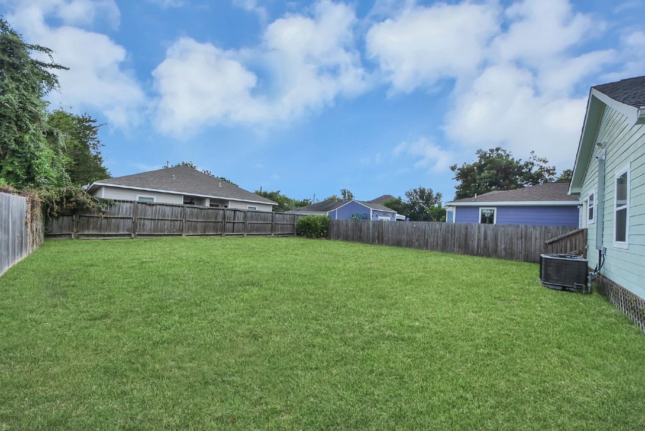 3703 Lila St - Photo 5 of 41