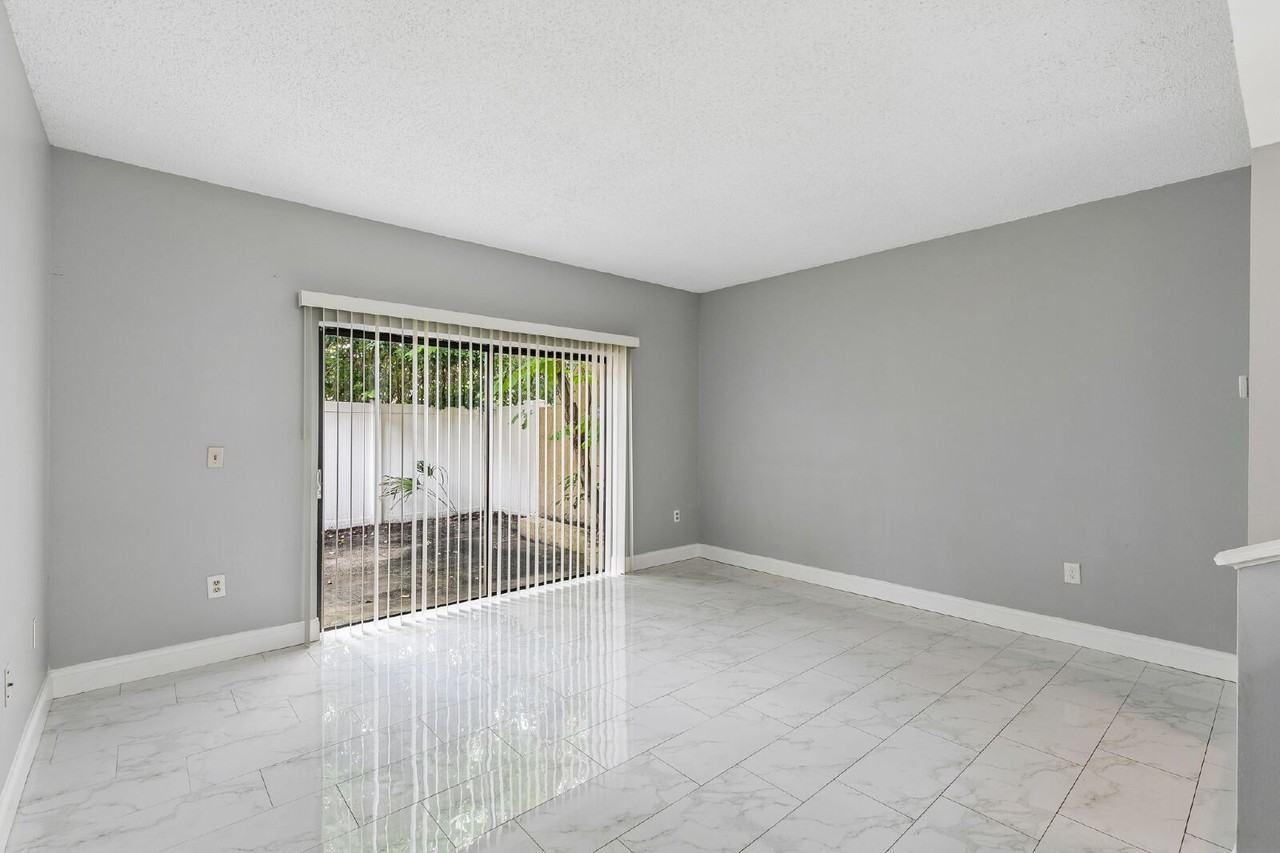 5810 Windhover Dr - Photo 4 of 31