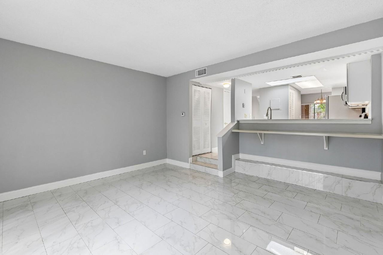 5810 Windhover Dr - Photo 5 of 31