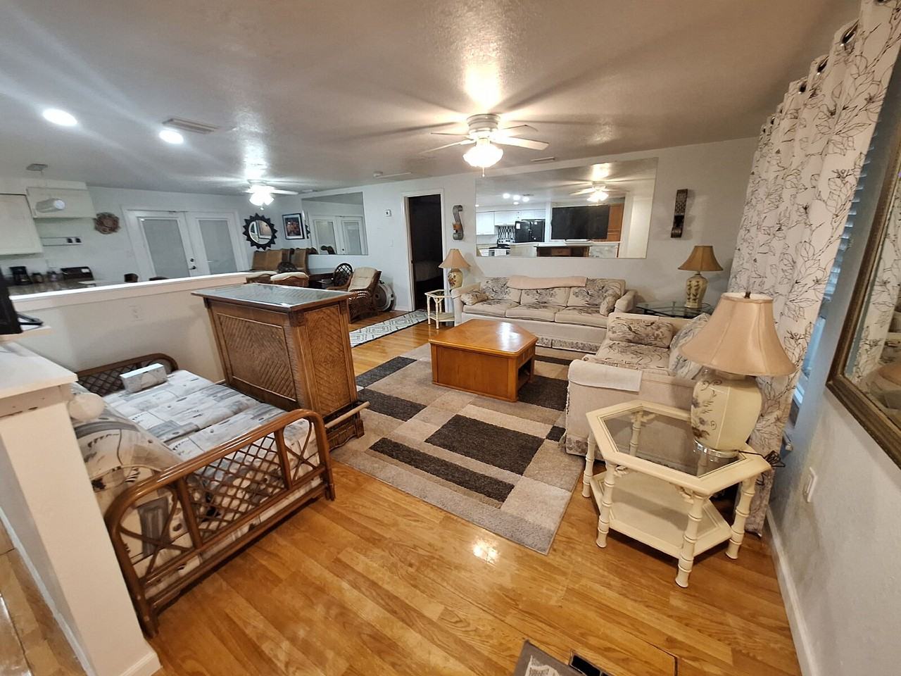 4050 Yucatan Cir - Photo 6 of 42