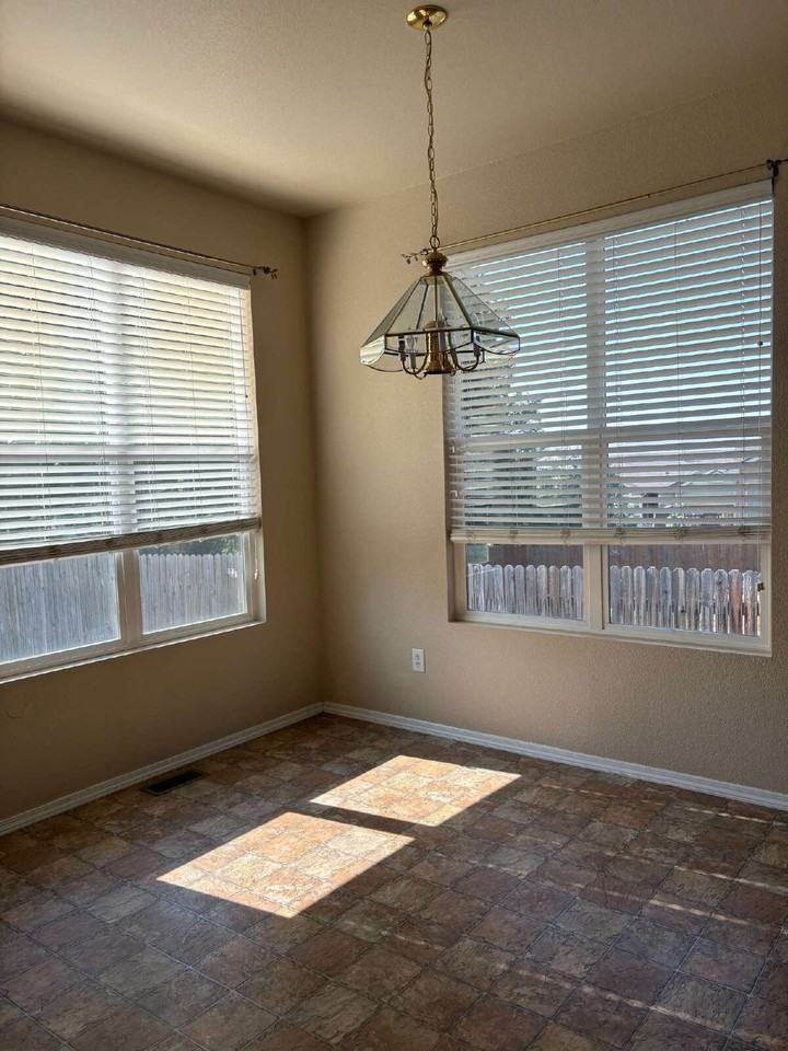 4521 Lazy River Dr - Photo 4 of 15