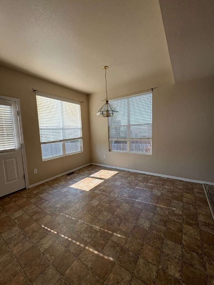 4521 Lazy River Dr - Photo 6 of 15