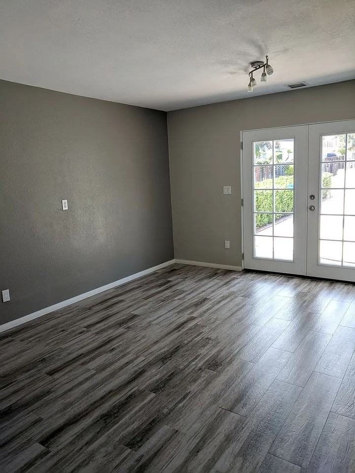 2714 York Rd - Photo 6 of 11
