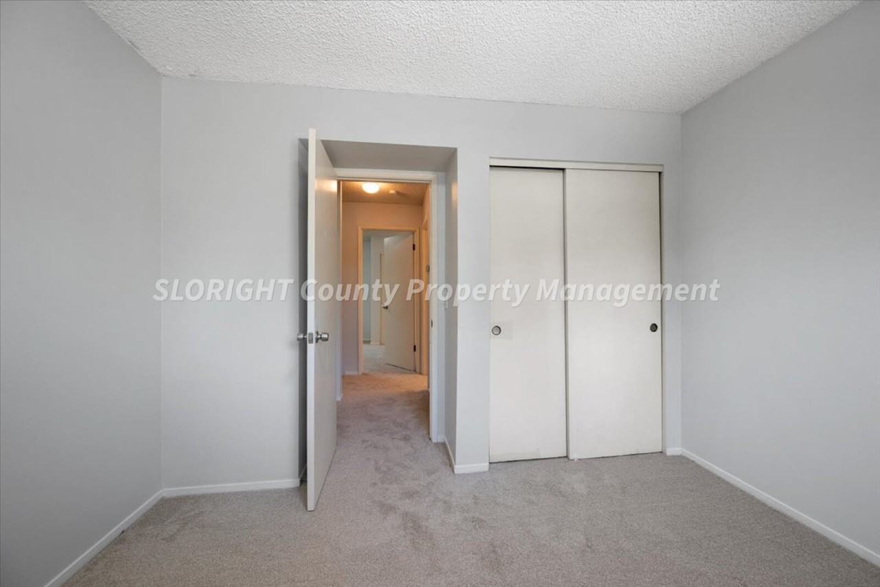 1351 Royal Way - Photo 4 of 23