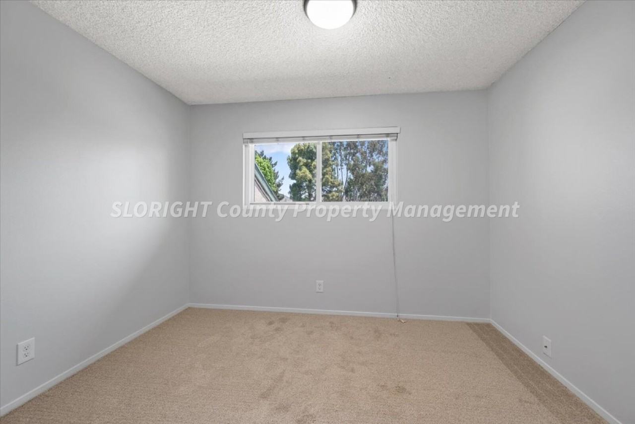 1351 Royal Way - Photo 5 of 23