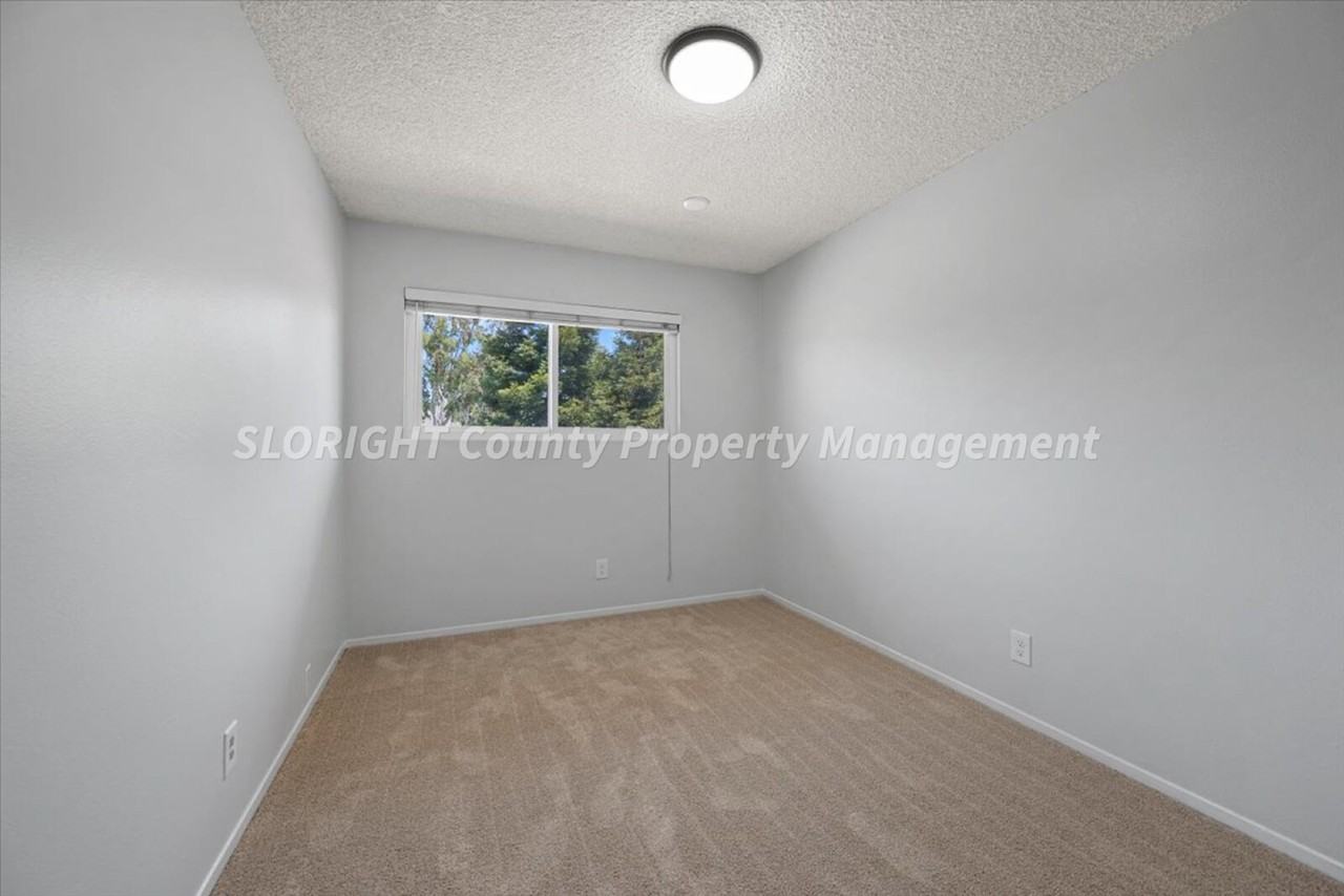1351 Royal Way - Photo 7 of 23