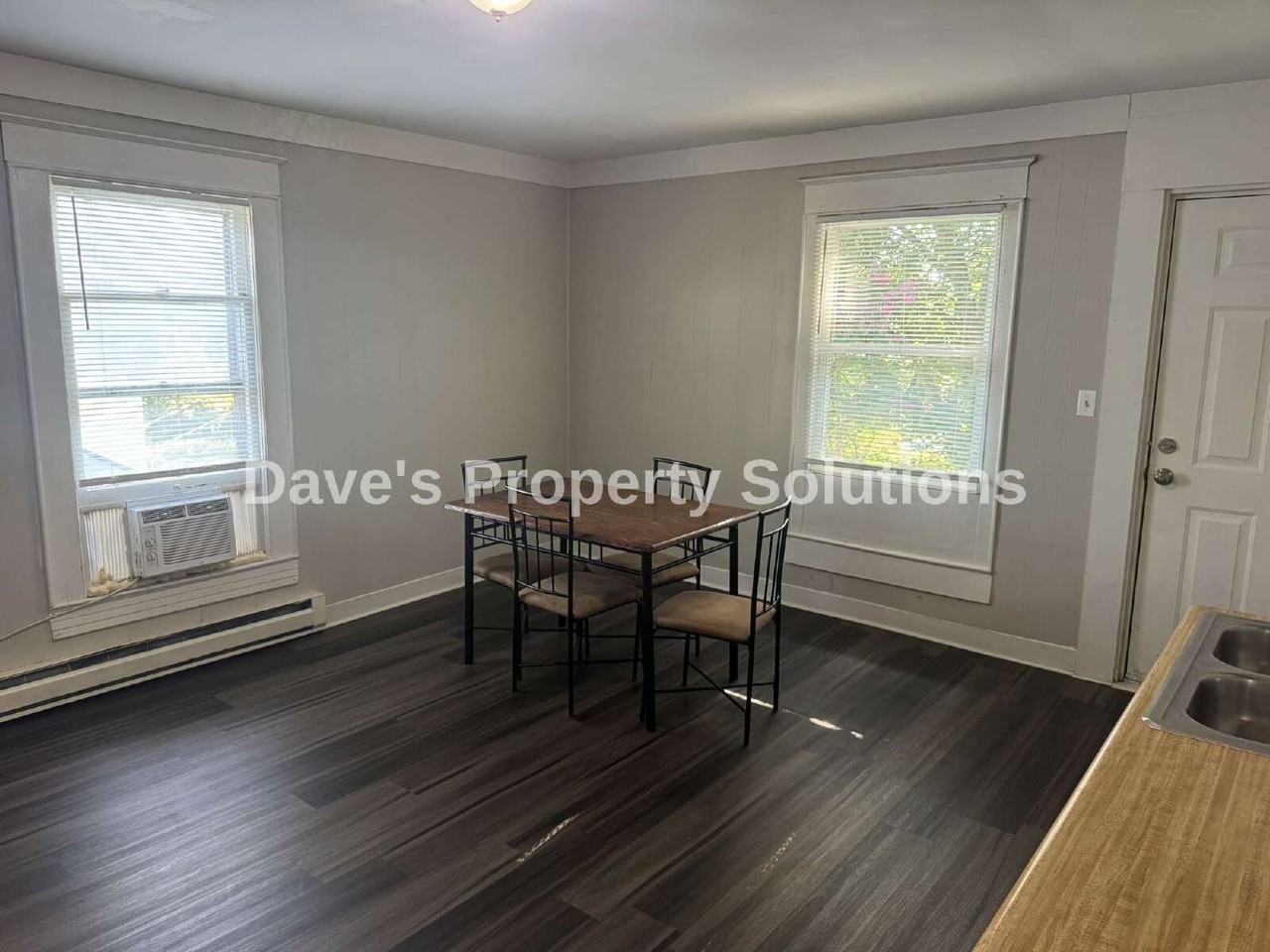 313 4th St #B - Photo 2 of 16