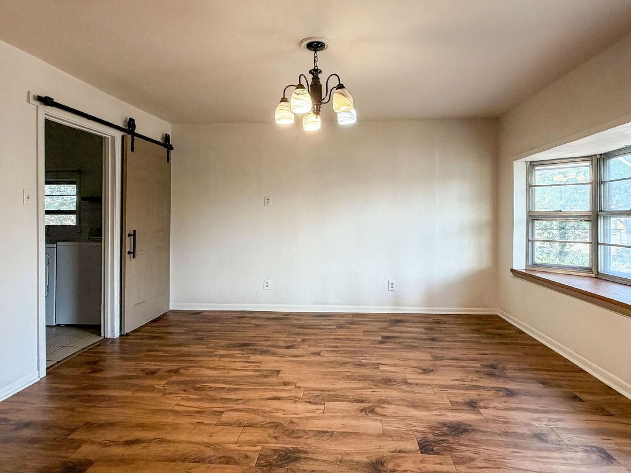 3221 Emory St - Photo 3 of 21
